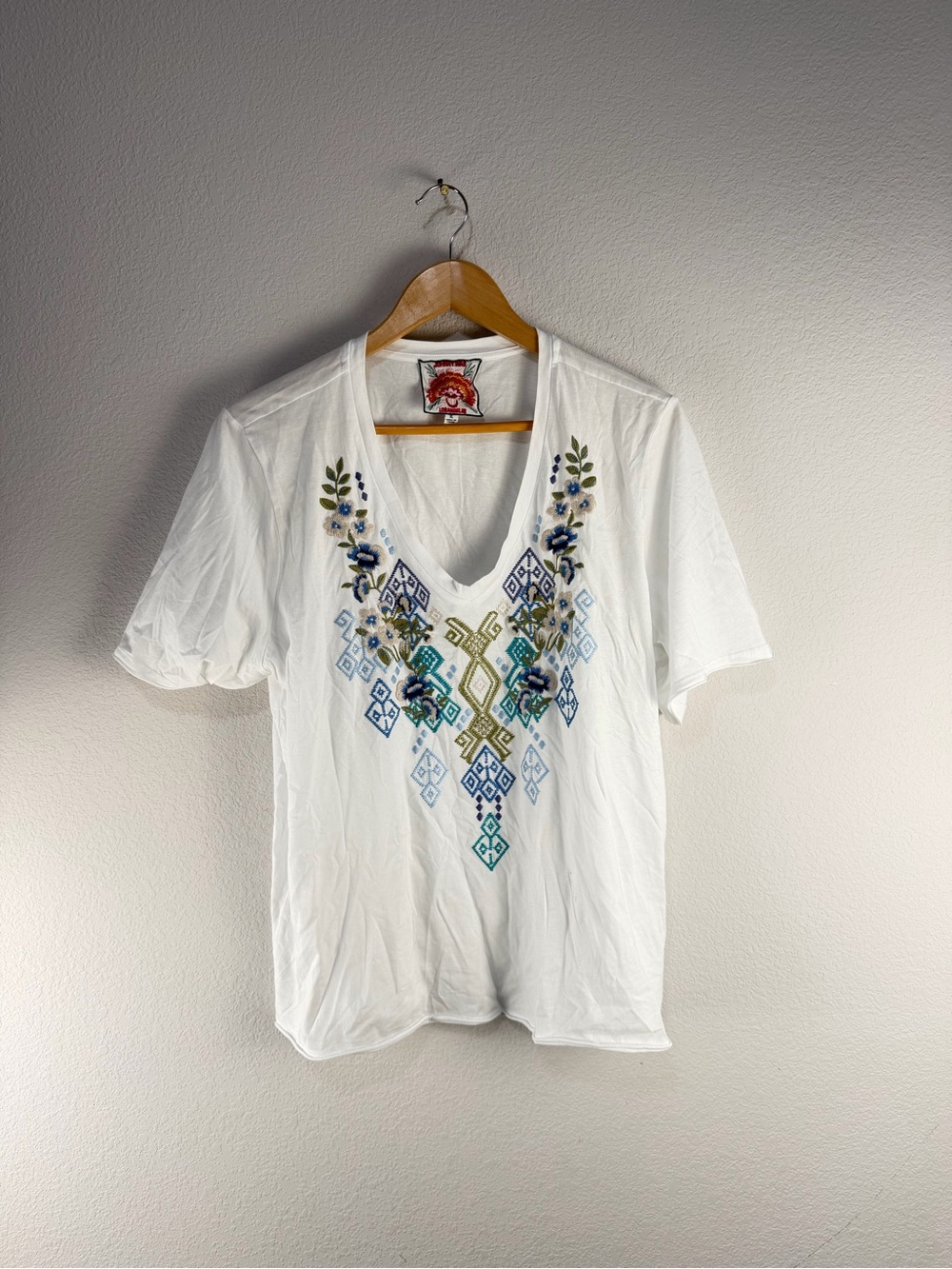 Johnny Was Raw Hem V-Neck Tee Sz XL
